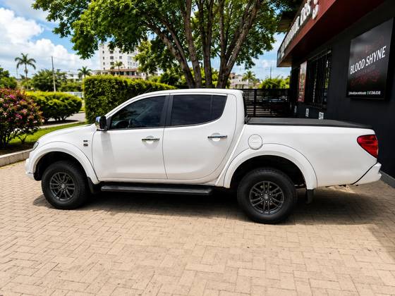 MITSUBISHI L200 TRITON 3.5 HPE 4X4 CD V6 24V FLEX 4P AUTOMÁTICO MITSUBISHI L200 TRITON 3.5 HPE 4X4 CD V6 24V FLEX 4P AUTOMÁTICO